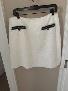 NWT Charlie cream skirt